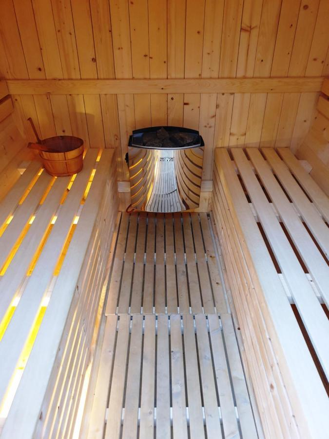 Podniebny Glamping Hotel Borsk Exterior photo